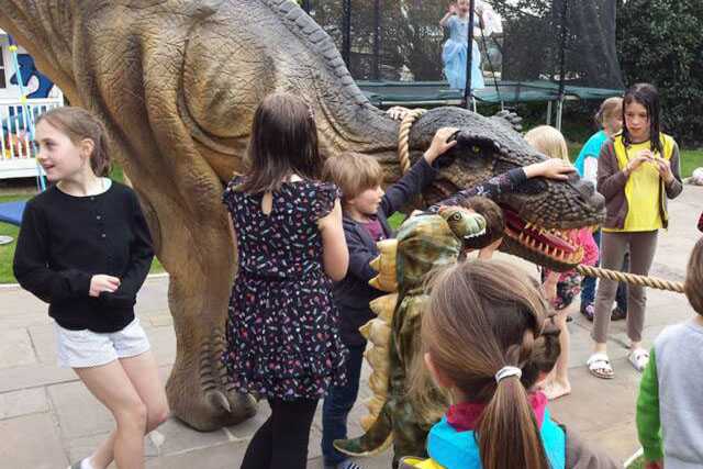 恐龍皮套,恐龍表演服