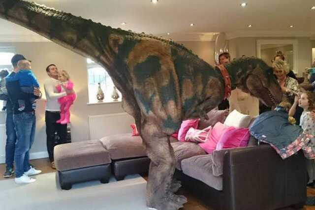 恐龍皮套,恐龍表演服