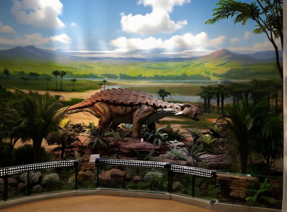 博物館中的史前巨獸：仿真恐龍展覽